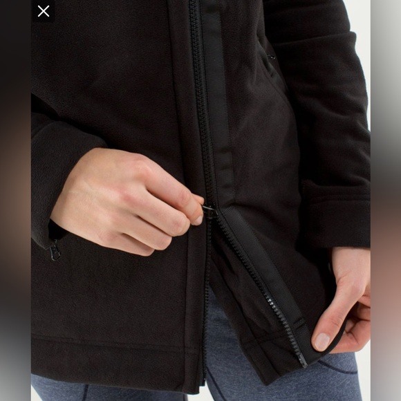 Lululemon Moto Asymmetrical Black Full Zip size 6 - Picture 10 of 10
